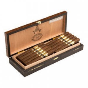 Montecristo Cigars 1935 Anniversary Nicaragua Demi 20Ct. Box